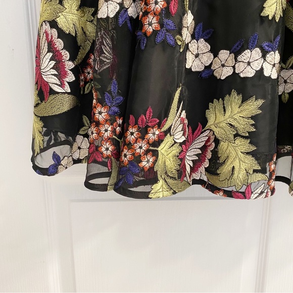 Tahari Size12 Embroidered Mesh Floral Dress Fit and Flare - Picture 10 of 12